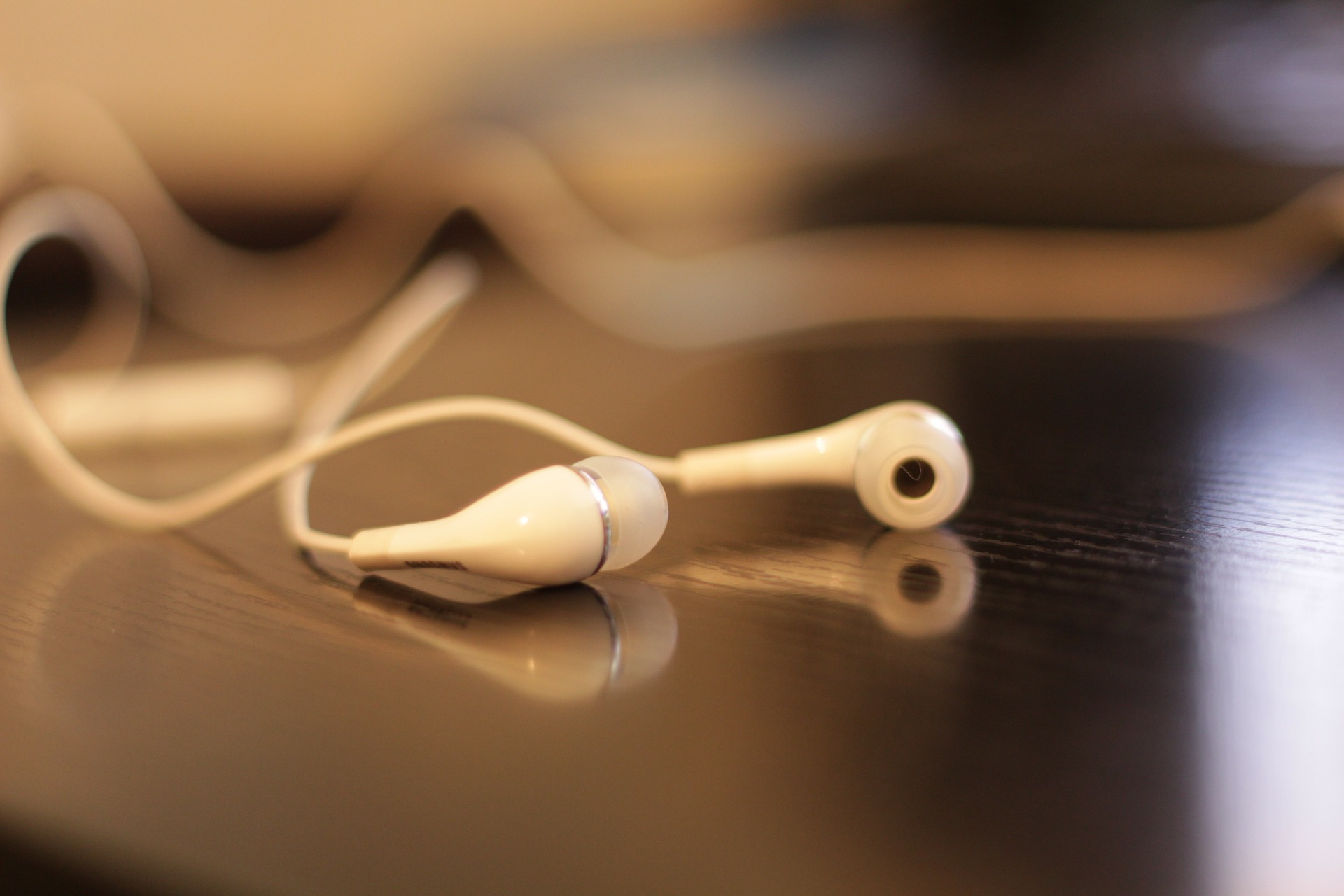 How To Keep Your Earbuds Clean
