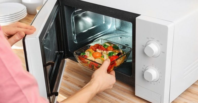 Mistakes To Avoid While Using Your Microwave Oven